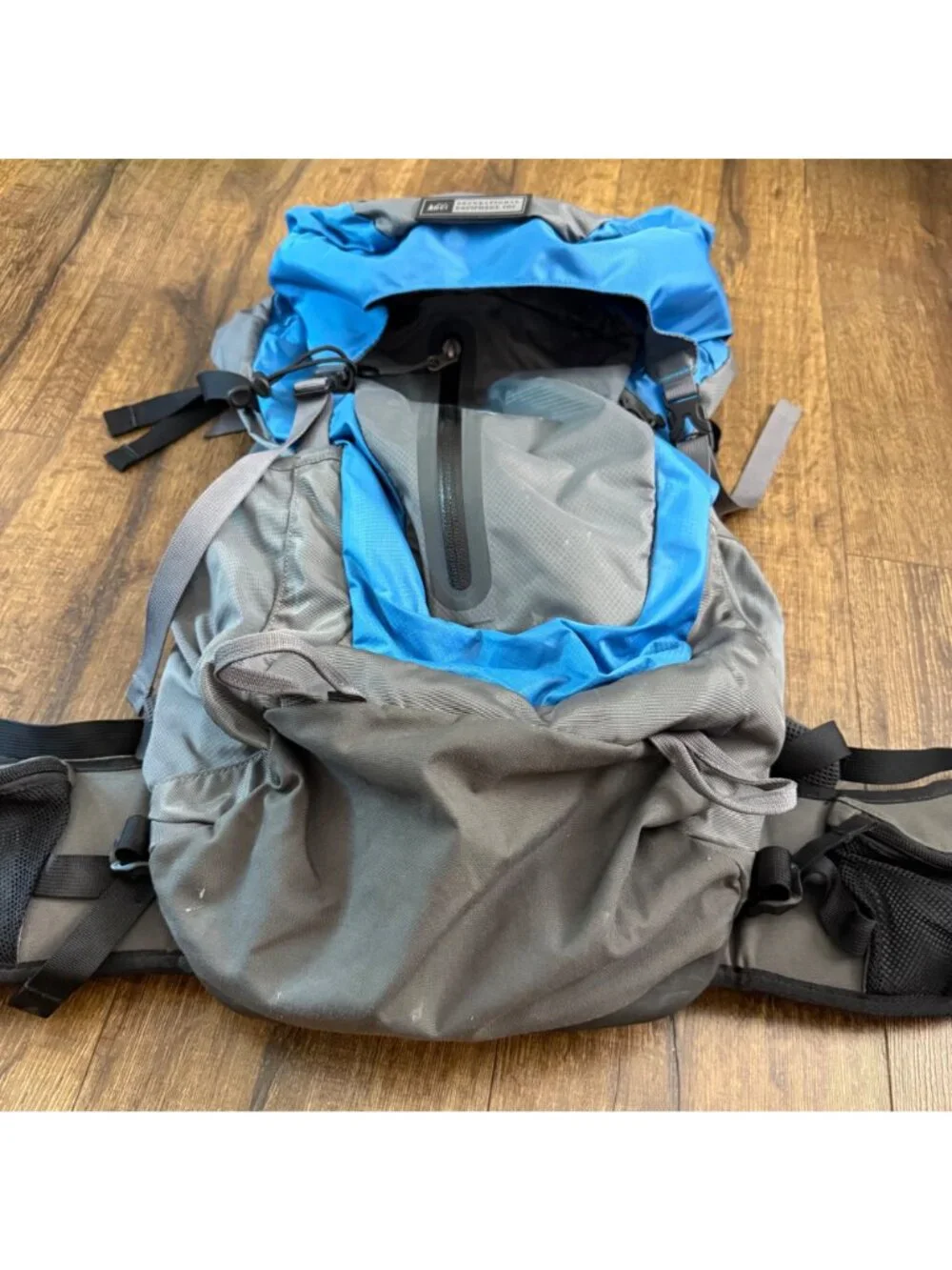 REI Women's Venturi 40 Blue & Gray Backpack Daypack Ventilated Mesh